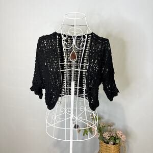 Stunning vintage black crochet knit cropped y2k shrug/ bolero cardigan